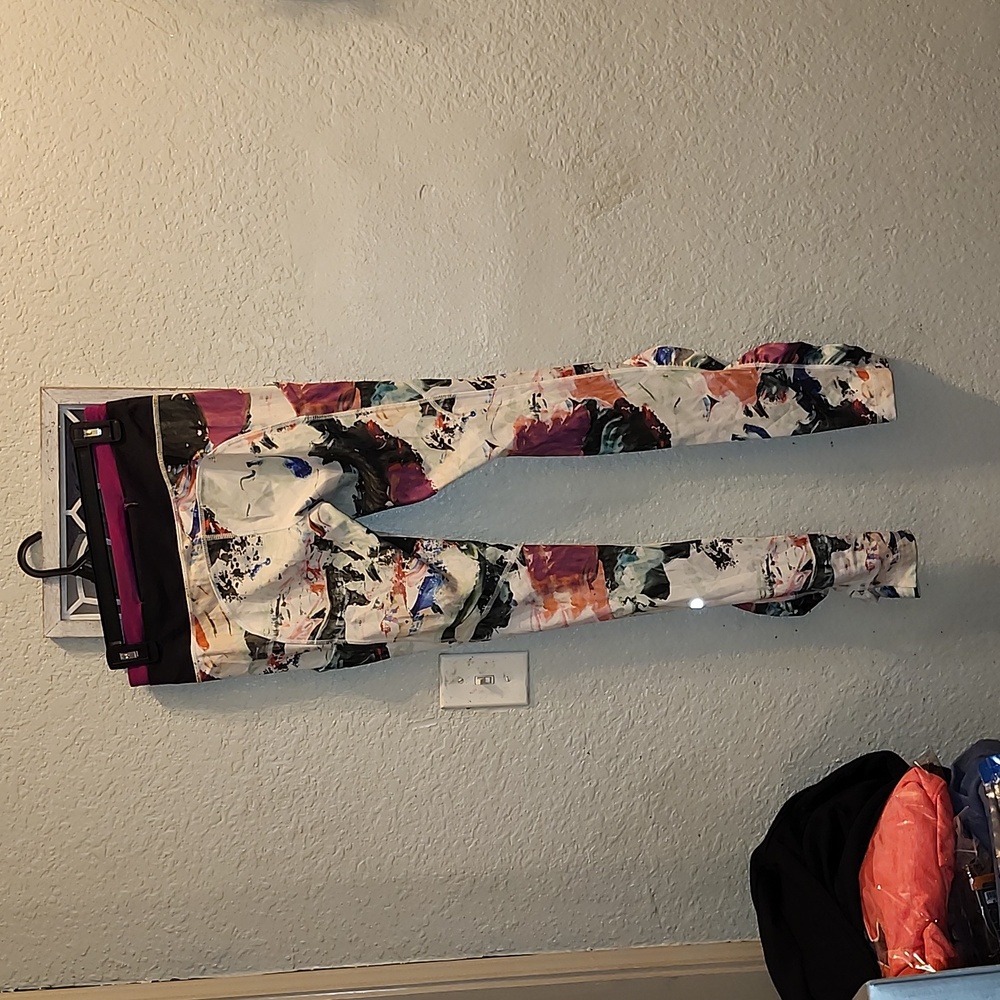 Lululemon Full length leggings size 6 - Picture 2 of 5